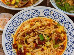-李与白包子铺(桐梓林店)