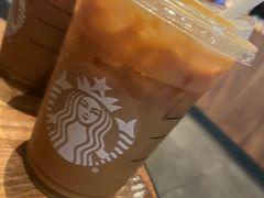 -星巴克(杭州临平银泰城B1店)