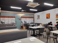 大堂-正宗普宁豆干坊·洪记砂锅粥(红领巾路店)