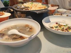 -阿瓦山寨·湘菜现炒·剁椒鱼头王(咸阳总店)