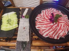 -老牌坊云南鱼豆花火锅(爱建店)