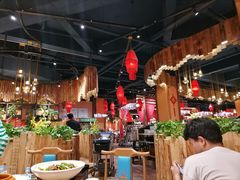 大堂-老滇山寨•云南特色菜•地方菜•民族风情歌舞表演(金碧店)