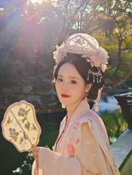 -一揽芳华汉服旗袍体验馆(拙政园店)