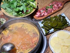 -贵厨酸汤牛肉(花果园国际中心店)