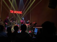 -TZ House音乐现场(来福士中心店)