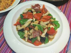 -香巴拉云南餐厅(华莱坞店)