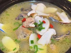 姬松茸炖鸡-妈妈的味道(和顺古镇店)