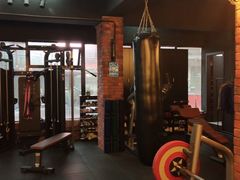 器械区-GYMPLUS私教健身会馆(大悦城店)