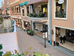 -王府井奥莱临潼小镇(临潼店)