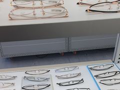 -无奔眼镜·蔡司·依视路授权店(朝阳大悦城店)