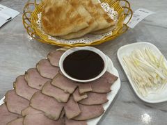 -李连贵熏肉美食酒楼(东市商贸店)