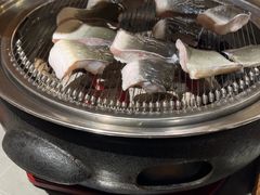 -围炉肉舍•炭烤活鳗•丹东海鲜烤肉(步行街店)