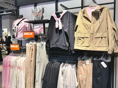 -百年港湾奥特莱斯(香炉礁店)