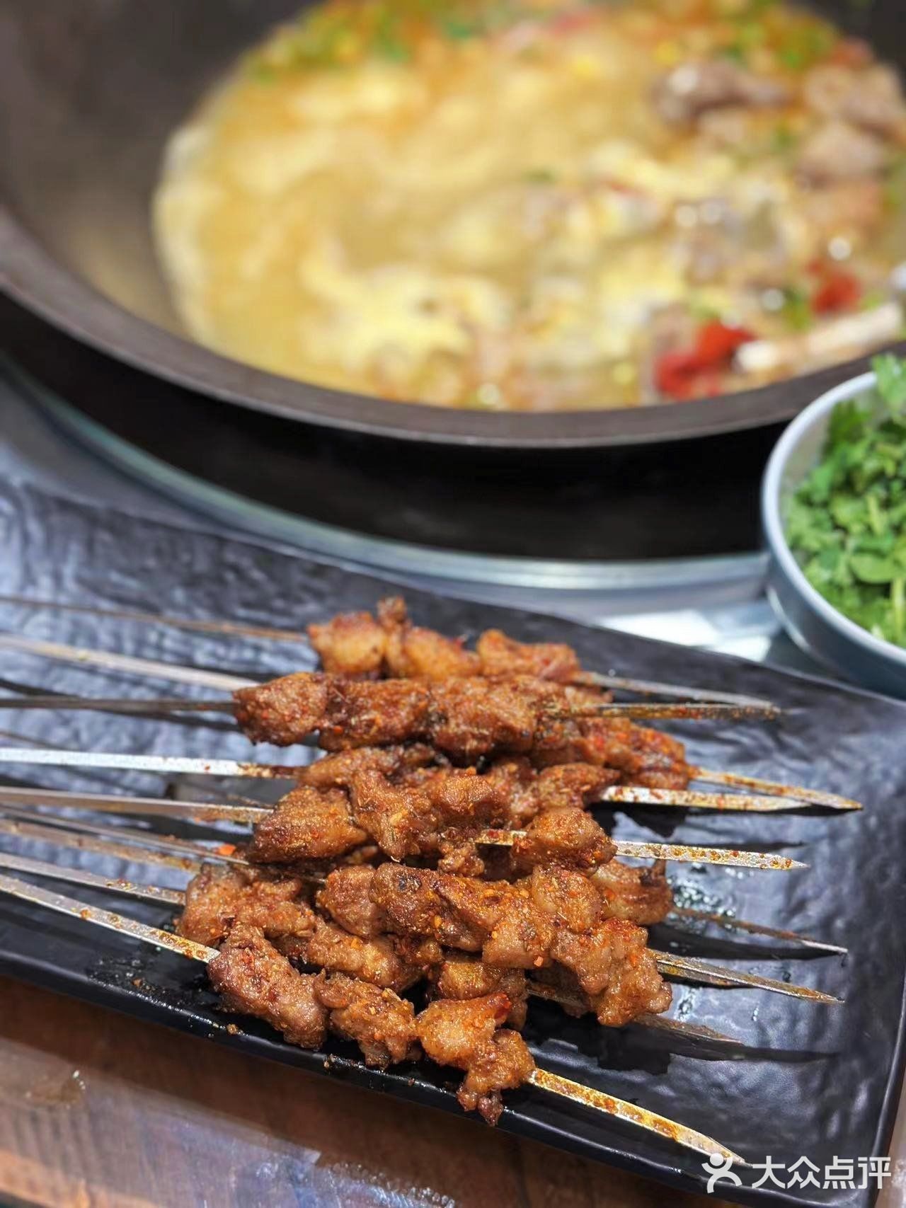 羊瑞堂的铁锅炖羊肉也太香啦！！！