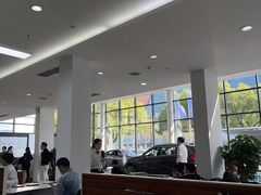 -上海宝信宝马4S店