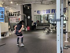 -汗水空间私教健身连锁(SM广场店)