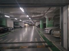 -环球港-停车场