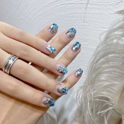 -花岐款式专研健康美甲沙龙