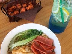 火腿蛋公仔面-花苑里咖啡(威远店)
