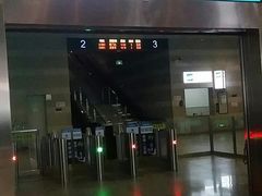 -虹桥火车站-停车场