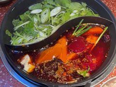 -赵美丽·重庆社区火锅·直营店(火车东站·中豪国际店)