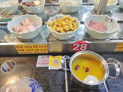 -轩于鲜旋转自助小火锅(新之城购物广场店)