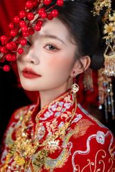 点击看大图 -艾拉·女王婚纱礼服馆
