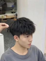 -尤司男士国潮理发馆