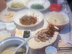 -阿瓦山寨·湘菜现炒·剁椒鱼头王(咸阳总店)