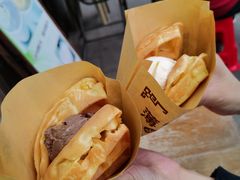 薄饼夹双球-成裕雪糕店(士多店)