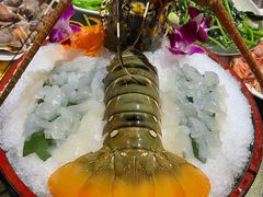 -三亚火车头万人海鲜广场