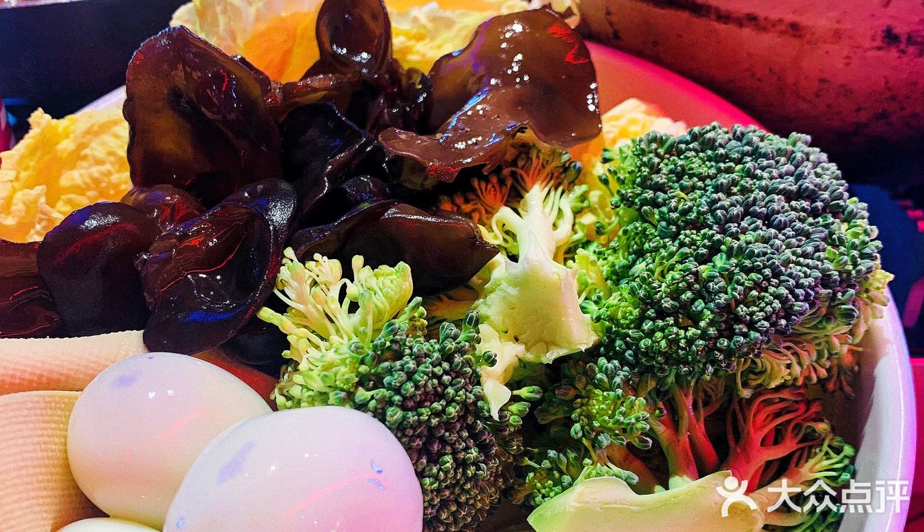 没打卡过他家，不敢说自己是名媛