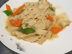 -雪乡人家东北菜·铁锅炖一切(高斯路店)