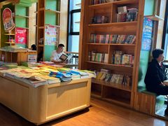 -新华书店(泉城路店)