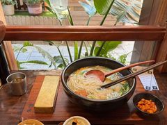 -银米·云南传统过桥米线(双廊黑金冠店)