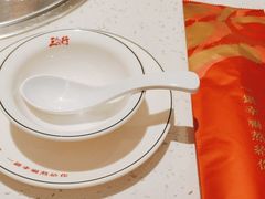 -三人行骨头王火锅(长寿店)