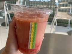 草莓波波（冻）-RWORK·COFFEE(滨江店)
