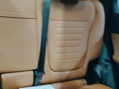 -上海星瀚奔驰4S店(红柳路店)