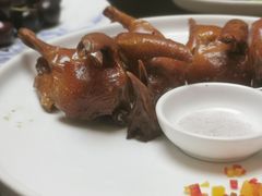 玻璃脆皮乳鸽-皓粤·臻品荟