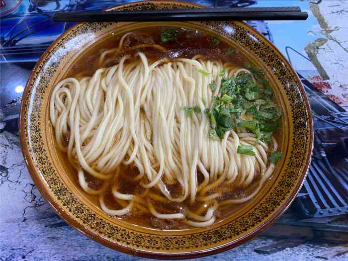 四季抻面-"老四季 沈阳人的最爱 来碗鸡架陪碗面沈阳.