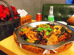 -愉肴麻辣香锅(中山路店)