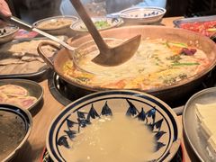 -洱火云南酸菜牛肉火锅(石景山当代商城店)