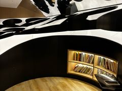 -涨巢·潮玩水疗局