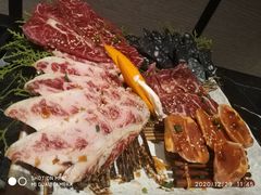 -山川小町·极番烧肉(新地假日广场店)