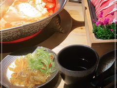 -湊湊火锅·茶憩(杭州湖滨银泰in77店)