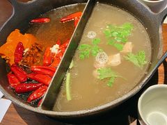 草本鸳鸯锅-盡膳口福跷脚牛肉火锅(晶耀前滩店)