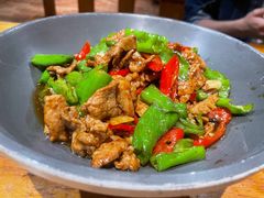 -老滇山寨•云南特色菜•地方菜•民族风情歌舞表演(金碧店)