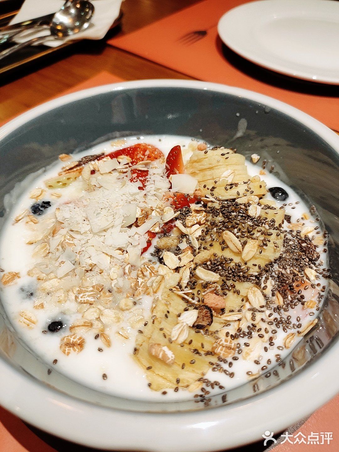 『 Y+PLUS韦铂斯餐吧 』