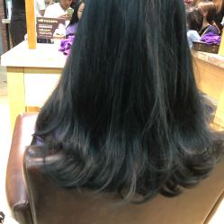 -震轩美容美发连锁店