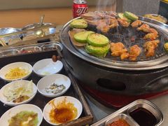 -围炉肉舍丹东海鲜烤肉·烤活鳗(步行街店)